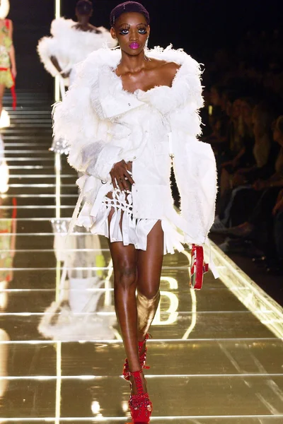 Look 18